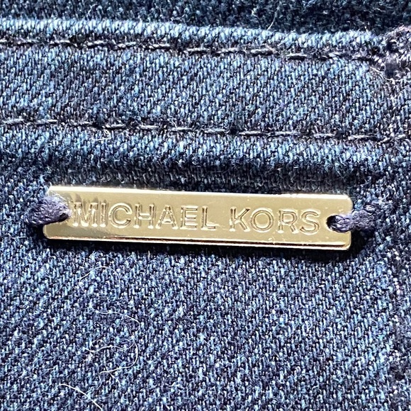NWT Michael Kors Dark Rinse Bootcut Denim Size 8
… - Picture 4 of 7